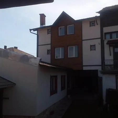 Deny Hébergement de vacances Dobrinichte